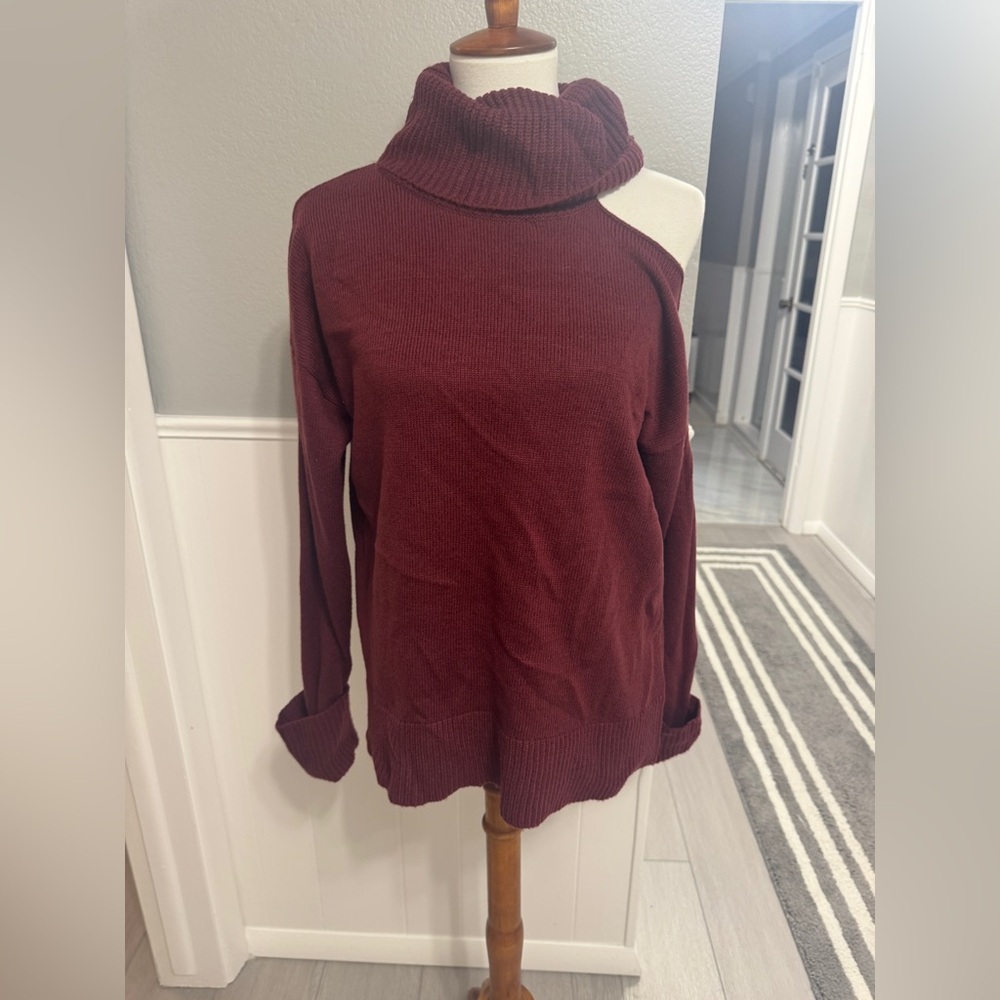 1.State Burgundy Cold Shoulder Turtleneck Sweater Size M